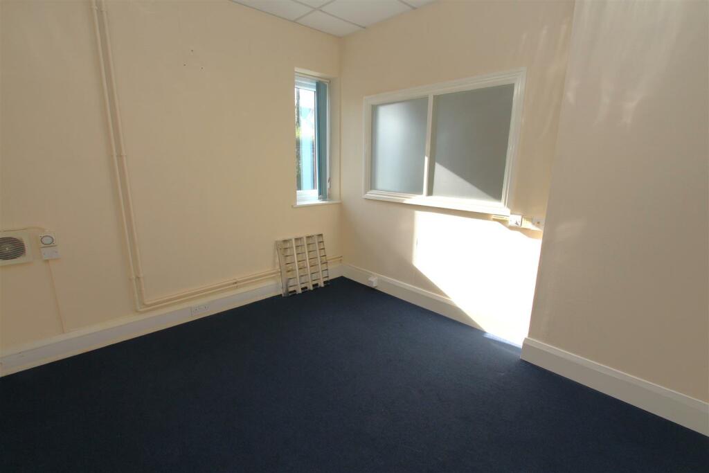 Additional property image - Soundwell Road, Bristol
