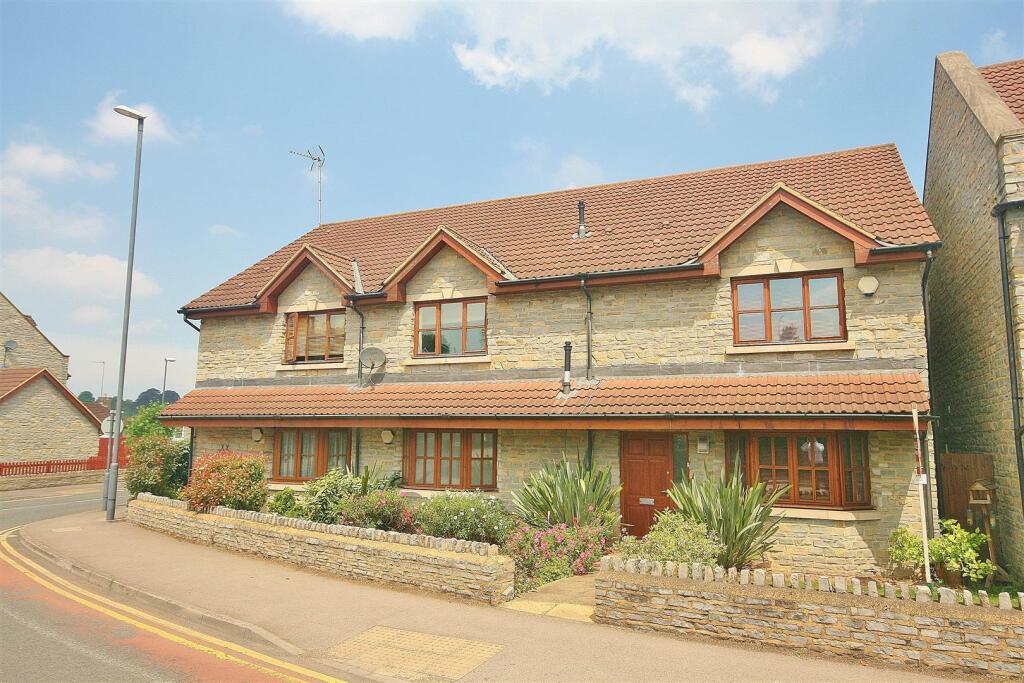 Main image of property: 2 Trescothick Close, Keynsham, Bristol