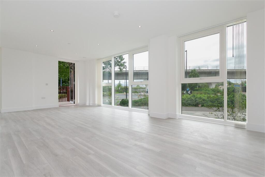 Main image of property: Thames Road, London E16