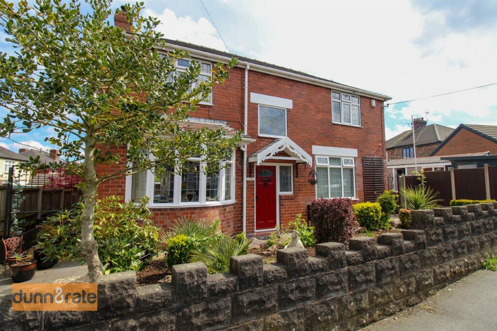3 bedroom detached house for sale in Courtway Drive, Sneyd Green, ST1
