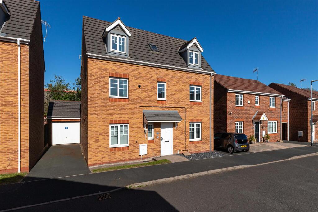 Main image of property: Waterlily Close, Etruria, Stoke-On-Trent