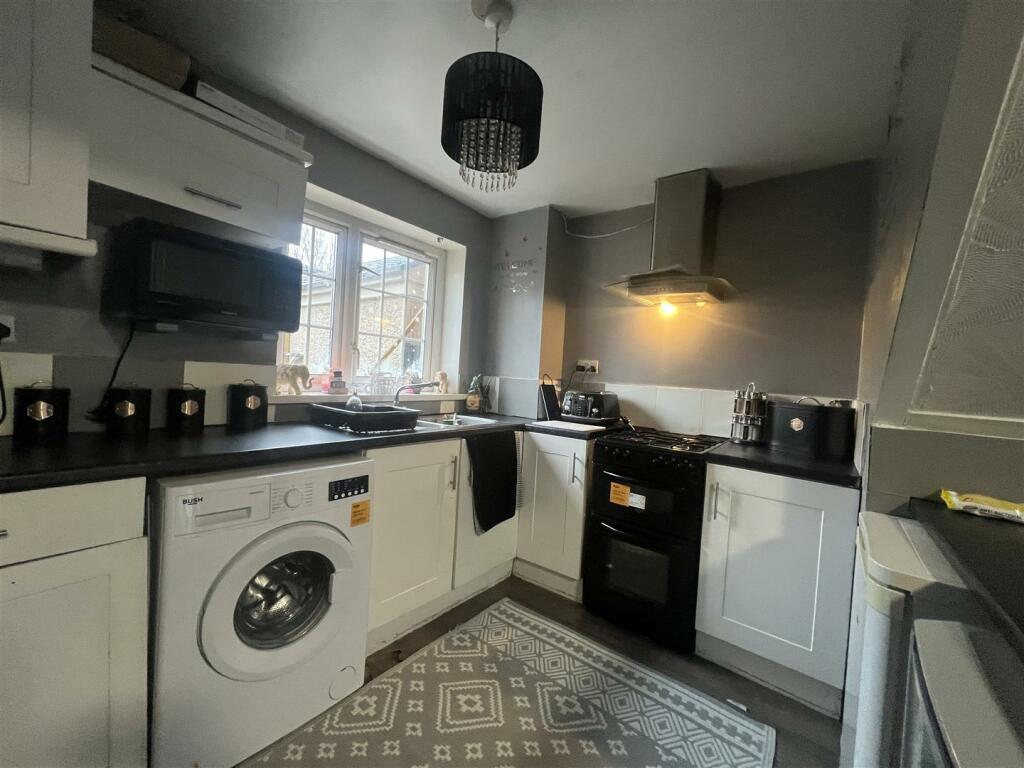 Main image of property: Yatesbury Garth, Bransholme