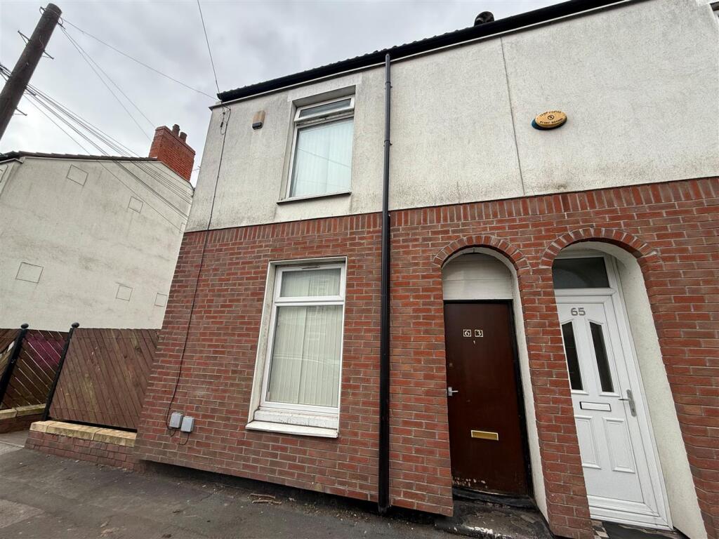 Main image of property: Wellsted Street, Hull