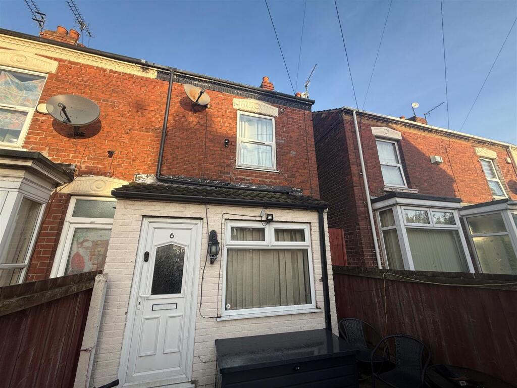 2 bedroom end of terrace house