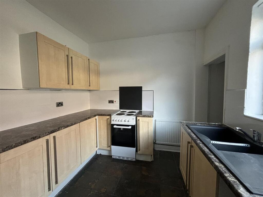 Main image of property: Estcourt St, Hull