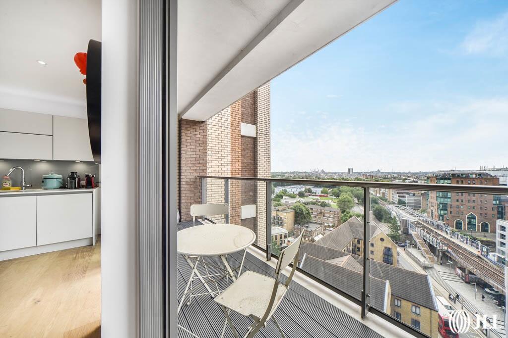 Main image of property: Heritage Tower, East Ferry Road E14