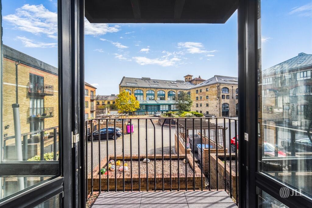 Main image of property: Isle Of Dogs E14