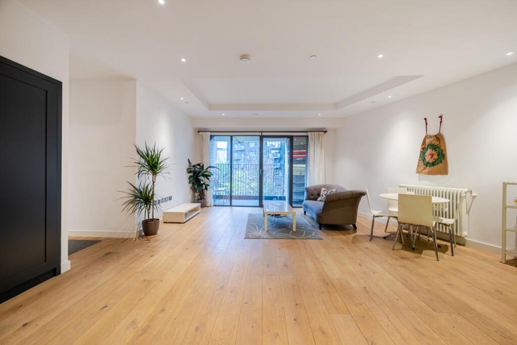 Main image of property: Botanic Square London E14