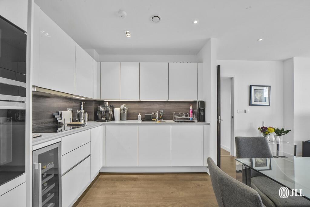 Main image of property: Skyline Apartments, Devan Grove, N4