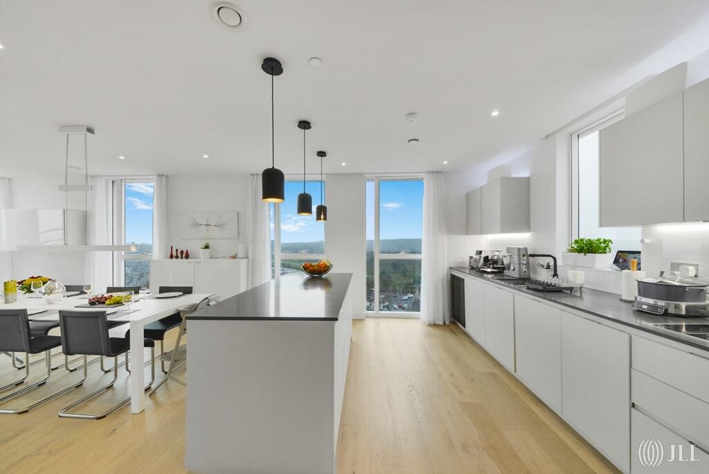 Main image of property: Kingly Building, N4