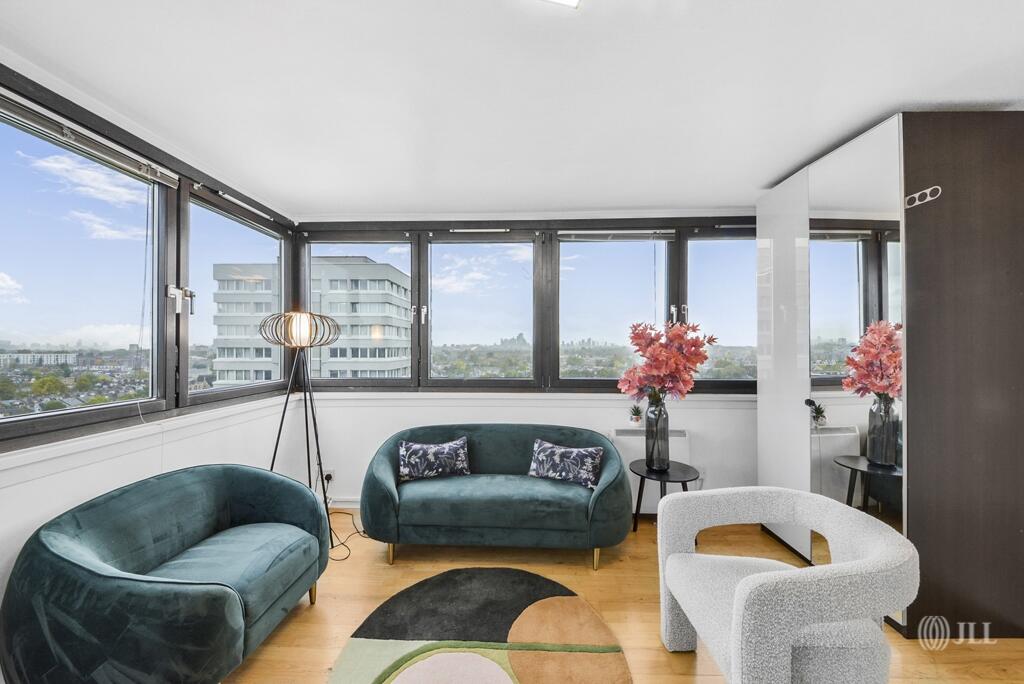 Main image of property: Lincoln Court, N16