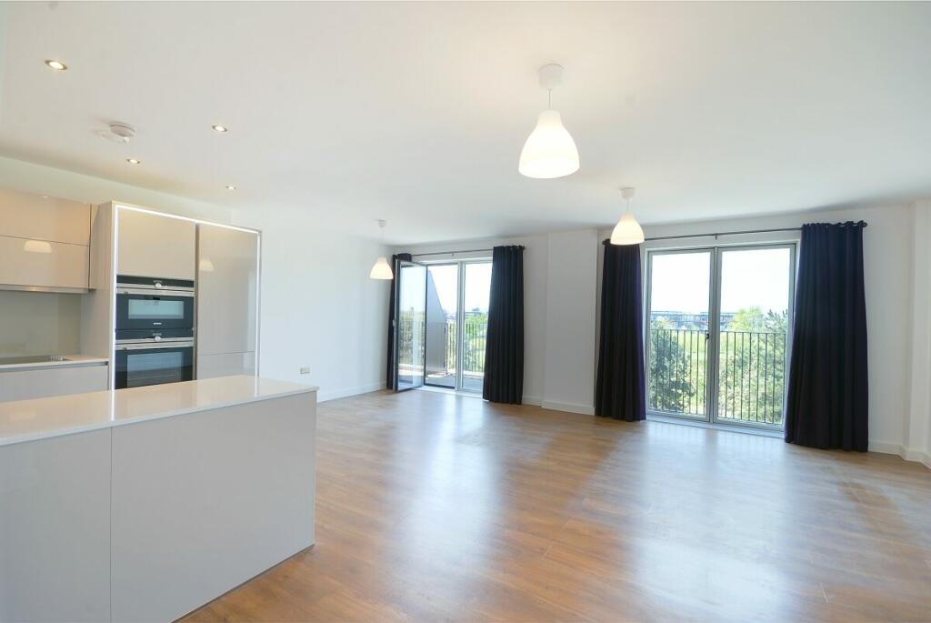 3 bedroom apartment for rent in Park View Mansions, Chobham Manor E20