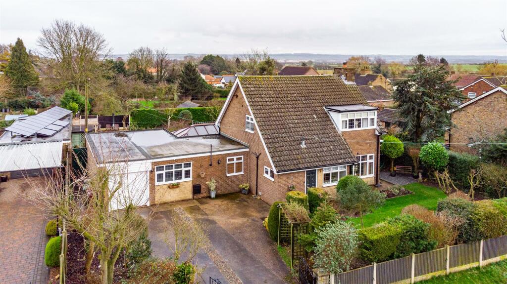 4 bedroom detached house for sale in West Street, Roxby, DN15