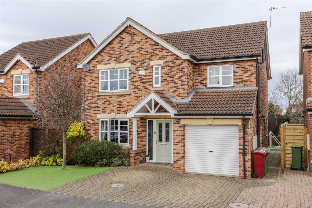 Main image of property: Old School Close, Brigg