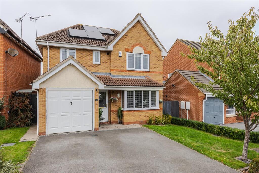 Main image of property: Fieldfare Close, Scunthorpe