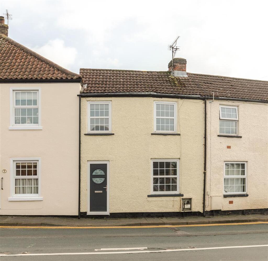 Main image of property: High Street, Messingham