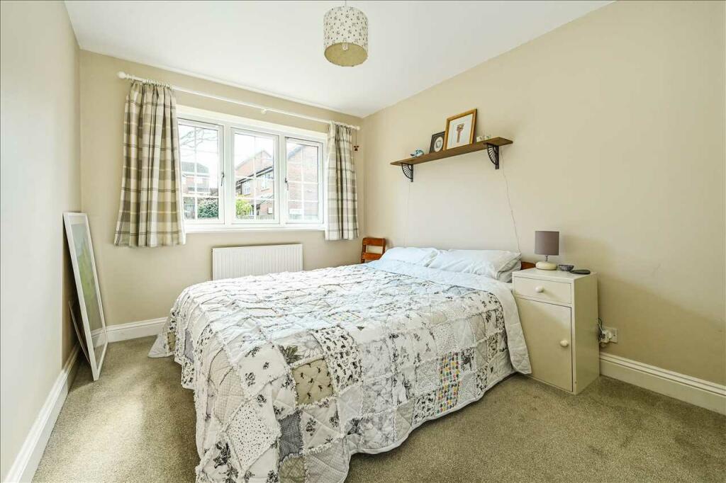 4 bedroom town house for sale in Stalybridge, Park Gate, SO31