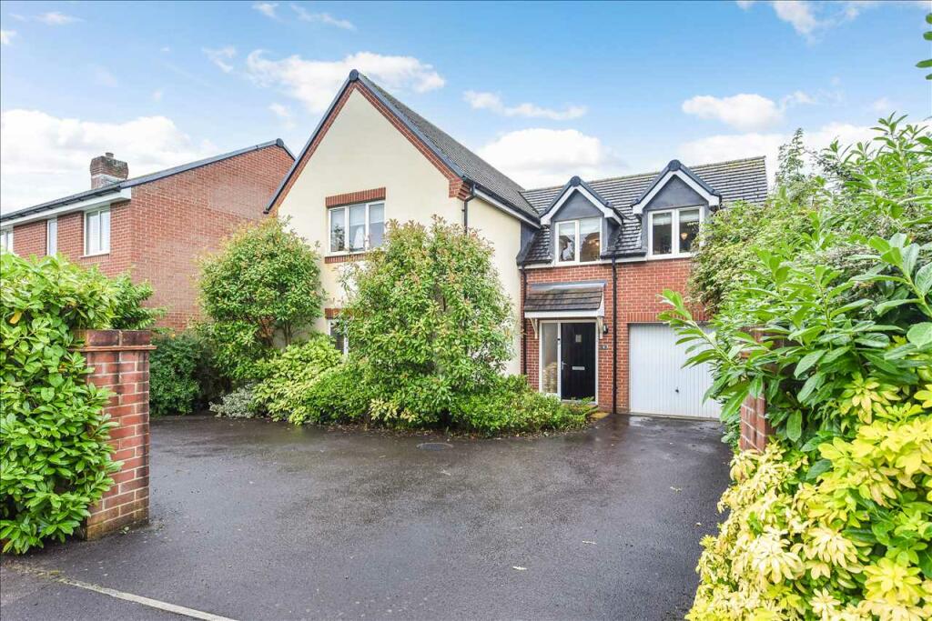 4 bedroom detached house for sale in Peters Road, Locks Heath, SO31