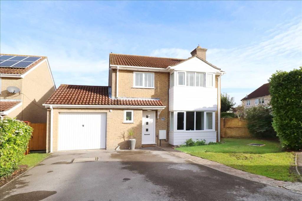 4 bedroom detached house for sale in Locks Heath, SO31