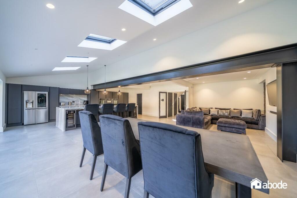 4 bedroom semidetached house for sale in Cambridge Road, Formby