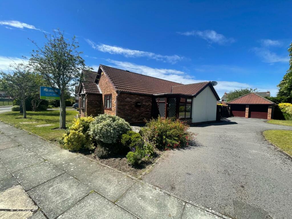 3 bedroom detached bungalow for sale in Bull Cop, Formby, Liverpool, L37