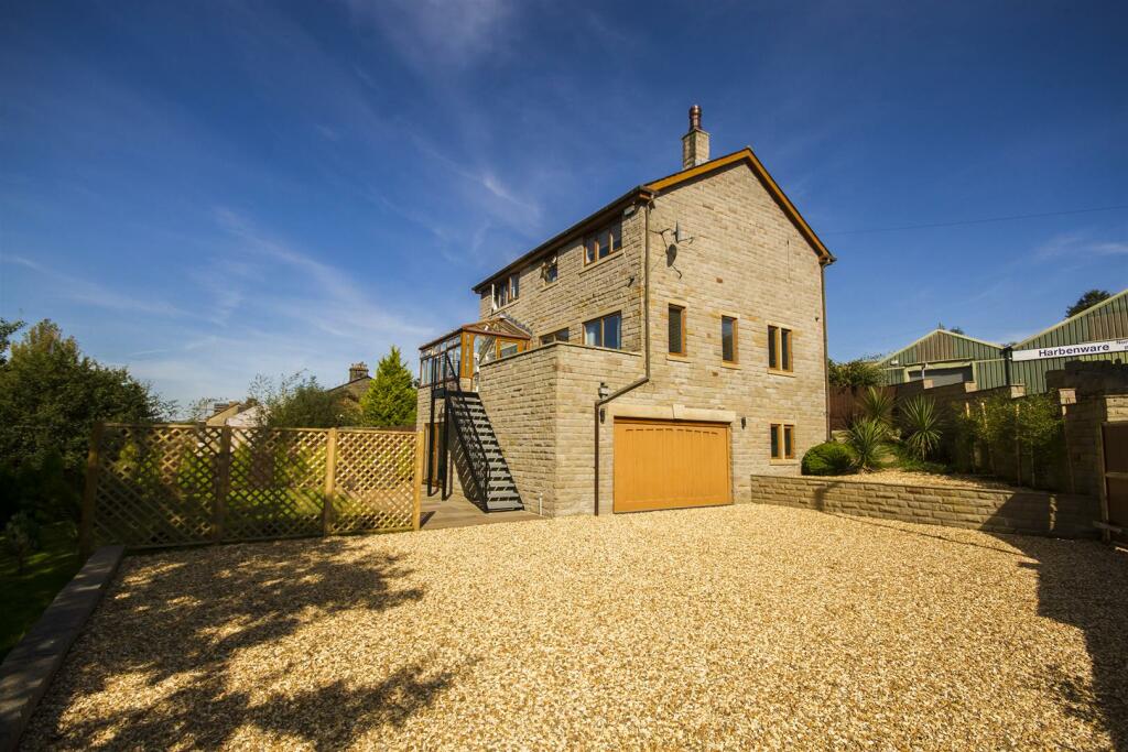 6 bedroom detached house for sale in Whalley Road, Ramsbottom, Bury, BL0