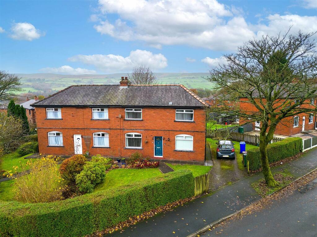 3 bedroom semidetached house for sale in Woodlands Road, Ramsbottom