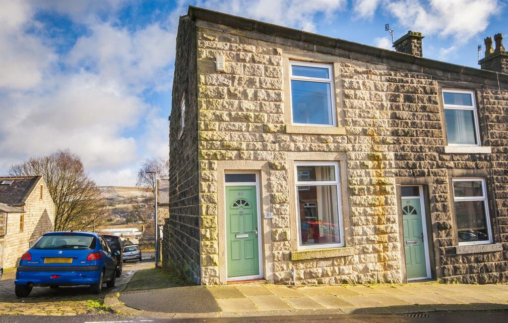 3 bedroom end of terrace house for sale in Victoria Street, Ramsbottom