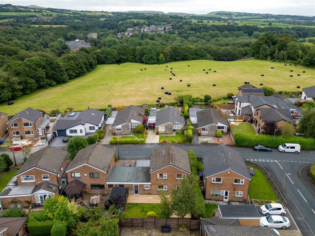 Additional property image - Pinewood Crescent, Ramsbottom, Bury