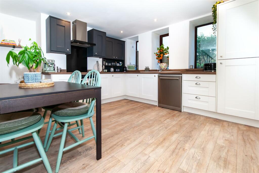 Additional property image - Chapeltown Road, Bromley Cross, Bolton