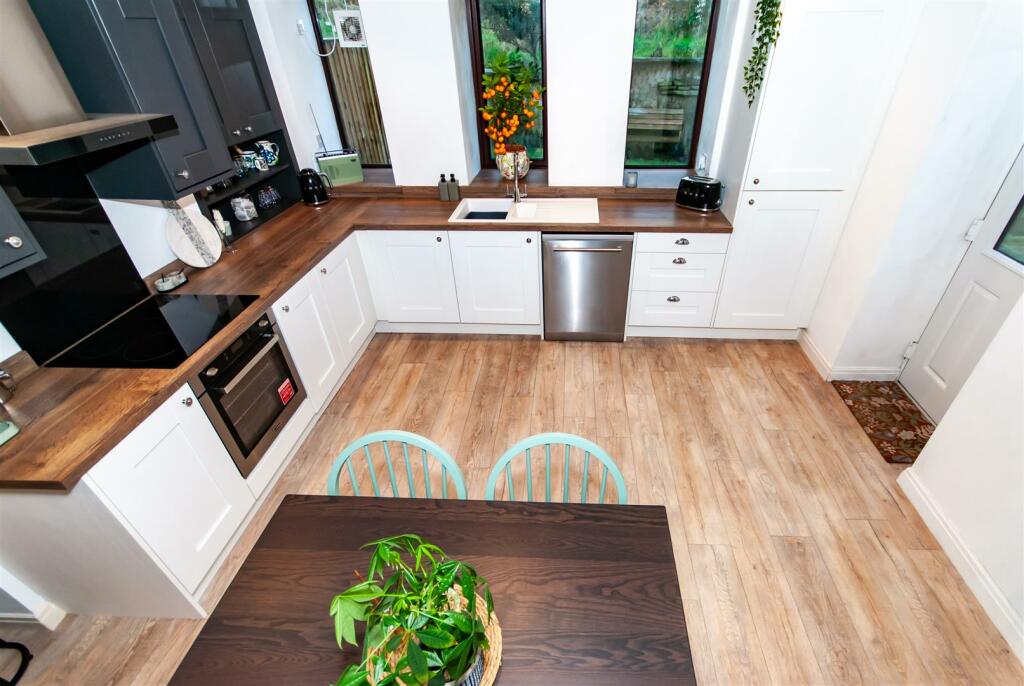 Additional property image - Chapeltown Road, Bromley Cross, Bolton