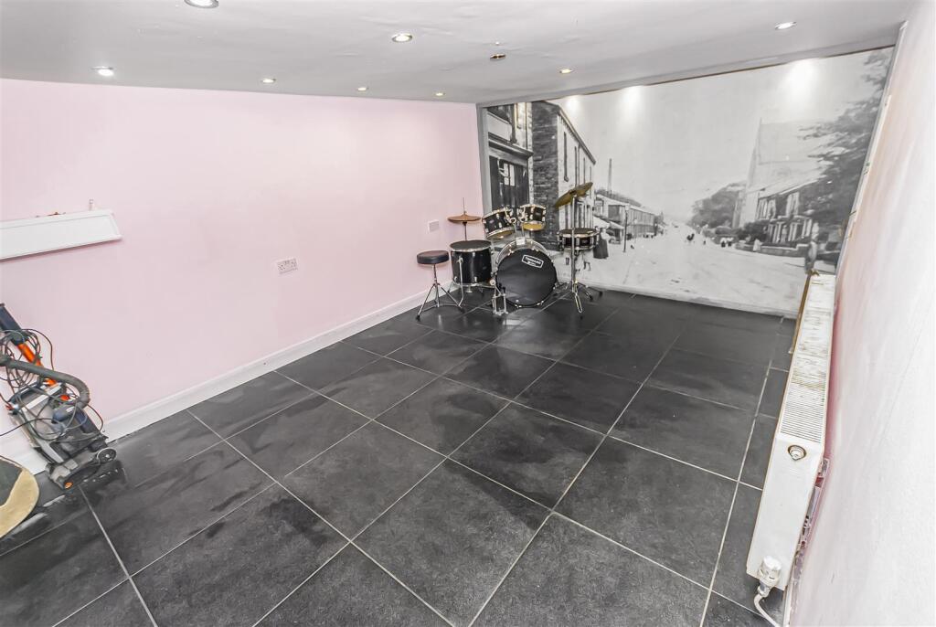 Additional property image - Falcon Avenue, Darwen