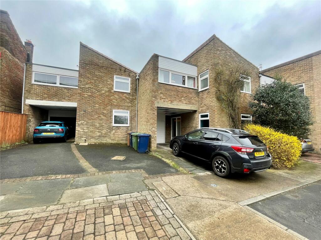 4 bedroom terraced house for sale in Summer House Farm Estate, East