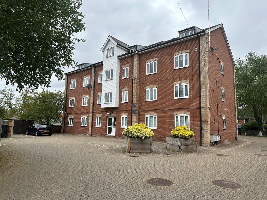 Main image of property: Oast Court, Southgate Street, Bury St. Edmunds, Suffolk, IP33