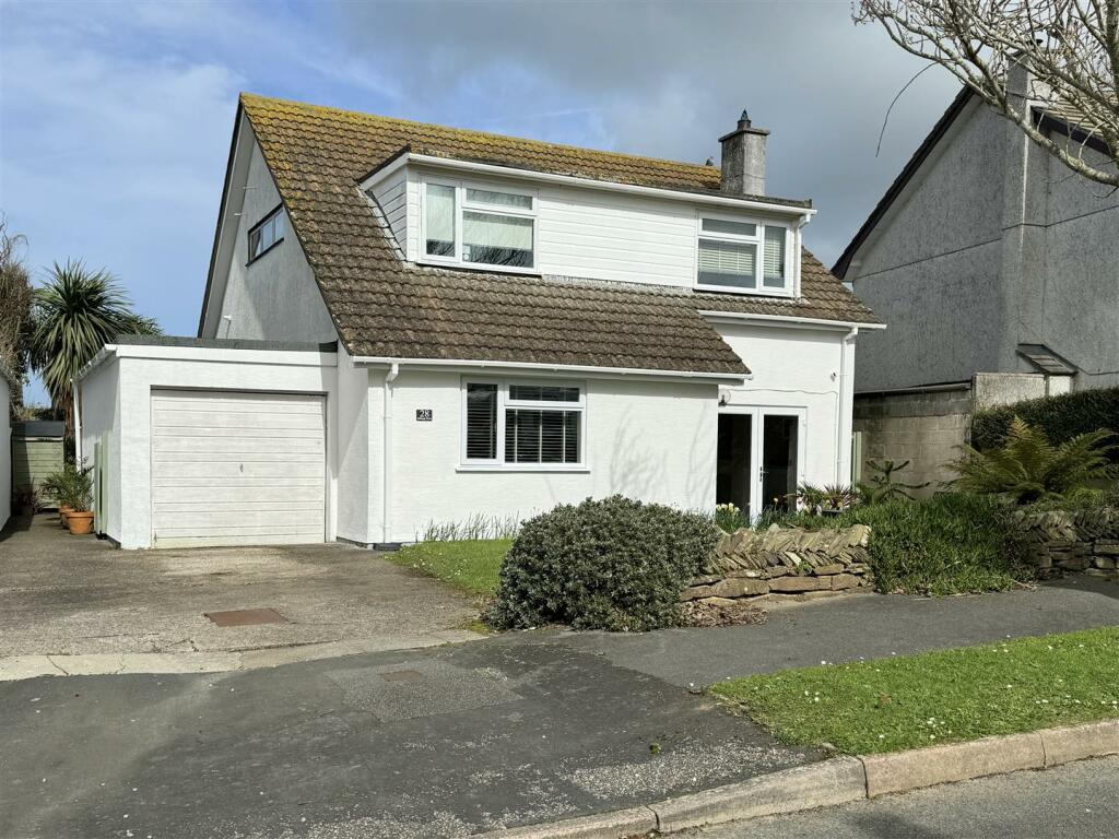 4 bedroom detached house for sale in Billings Drive, Newquay, TR7