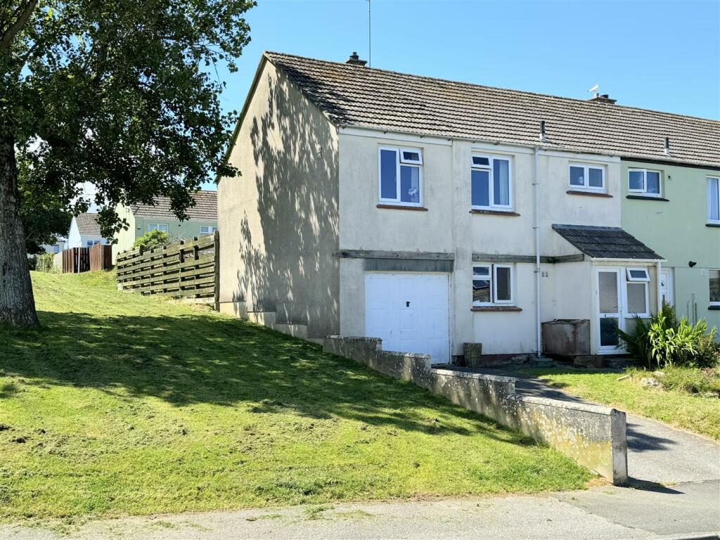 4 bedroom end of terrace house for sale in Leader Road, Newquay, TR7