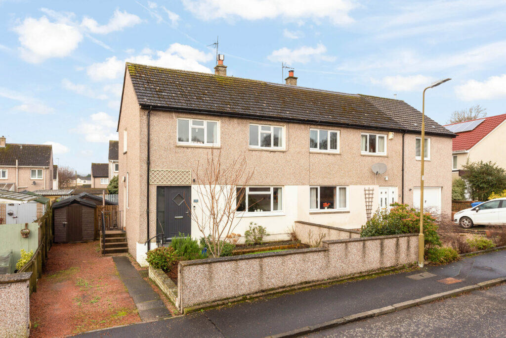 3 bedroom semidetached house for sale in Highfield Avenue, Linlithgow