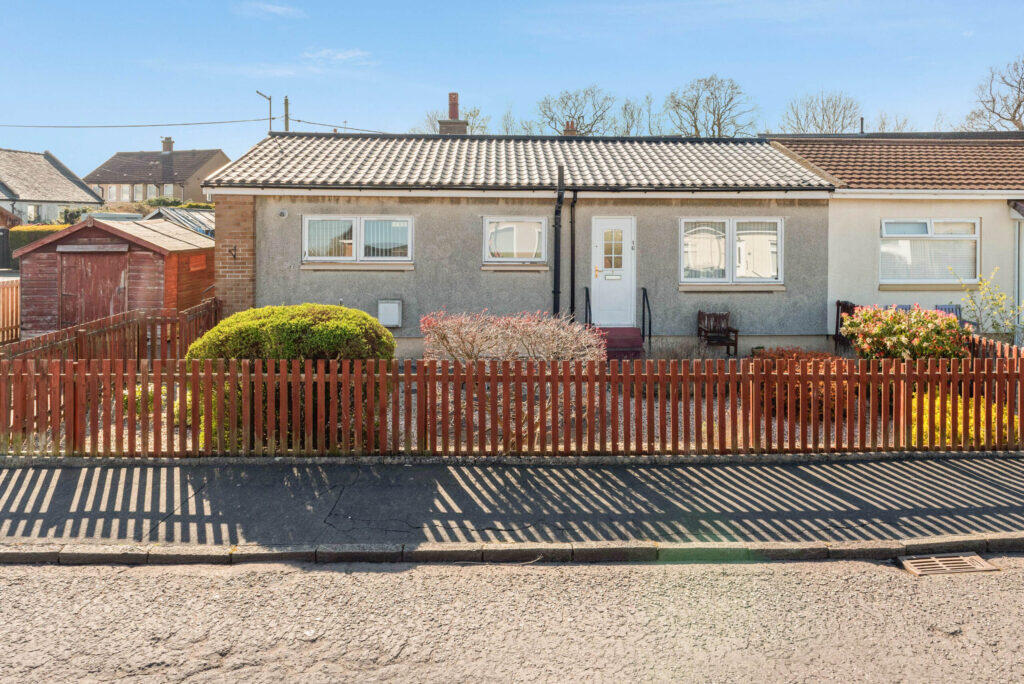 3 bedroom semi-detached bungalow