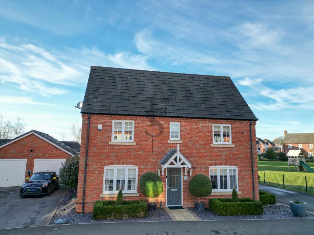 4 bedroom detached house for sale in Old Farm Lane, Newbold Verdon, LE9