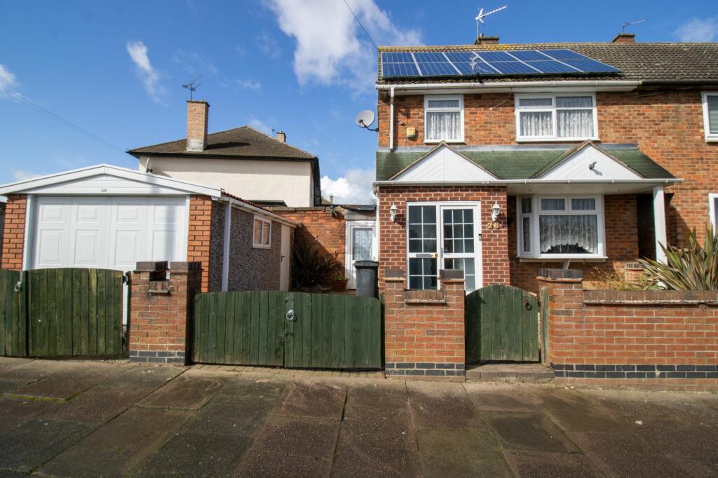3 bedroom end of terrace house for sale in Bloxham Road, New Parks, LE3