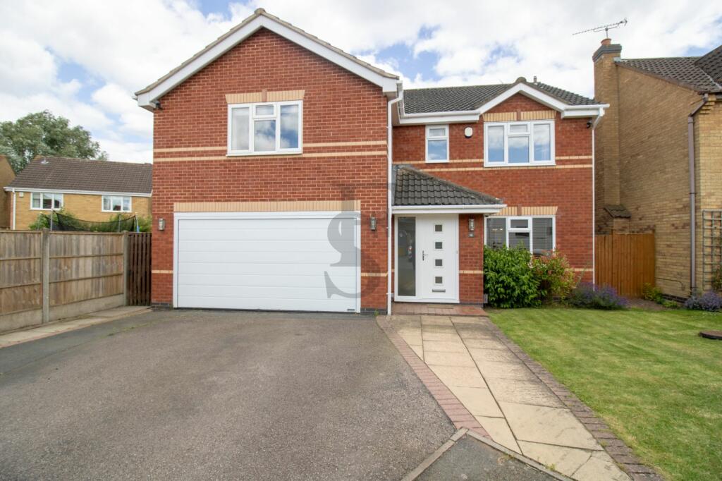 4 bedroom detached house for sale in Elliot Close, Whetstone, LE8