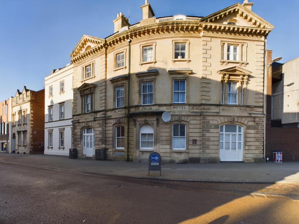 1 bedroom flat for sale in The Black Swan, 2 Commercial Road, Gloucester, Gloucestershire, GL1