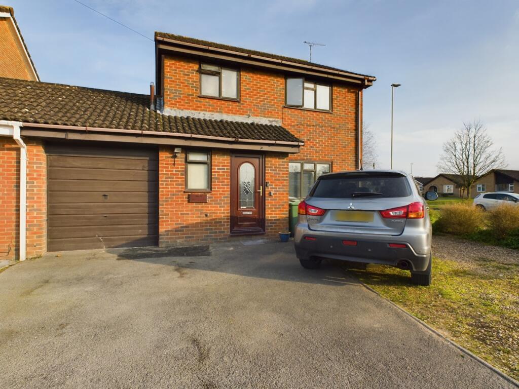 3 bedroom house for sale in Weavers Road, Quedgeley, Gloucester, GL2 , GL2