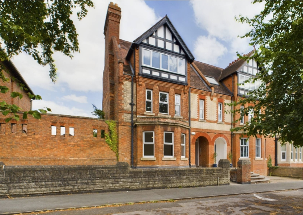 Main image of property: High Street, Evesham, Worcestershire, WR11