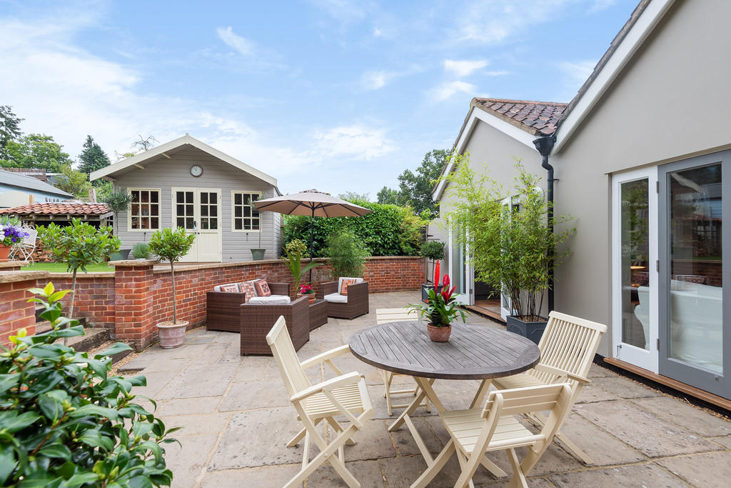 4 bedroom detached bungalow for sale in Fakenham, NR21