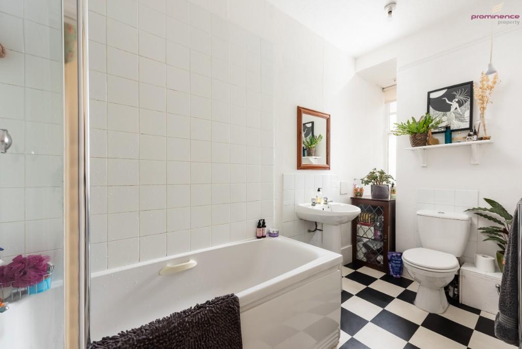 2 bedroom flat for sale in Robertson Road, Brighton BN1 5NJ, BN1