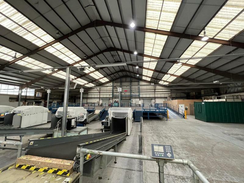 Light industrial facility to lease in Unit, 1 Aviation Way, Southendon