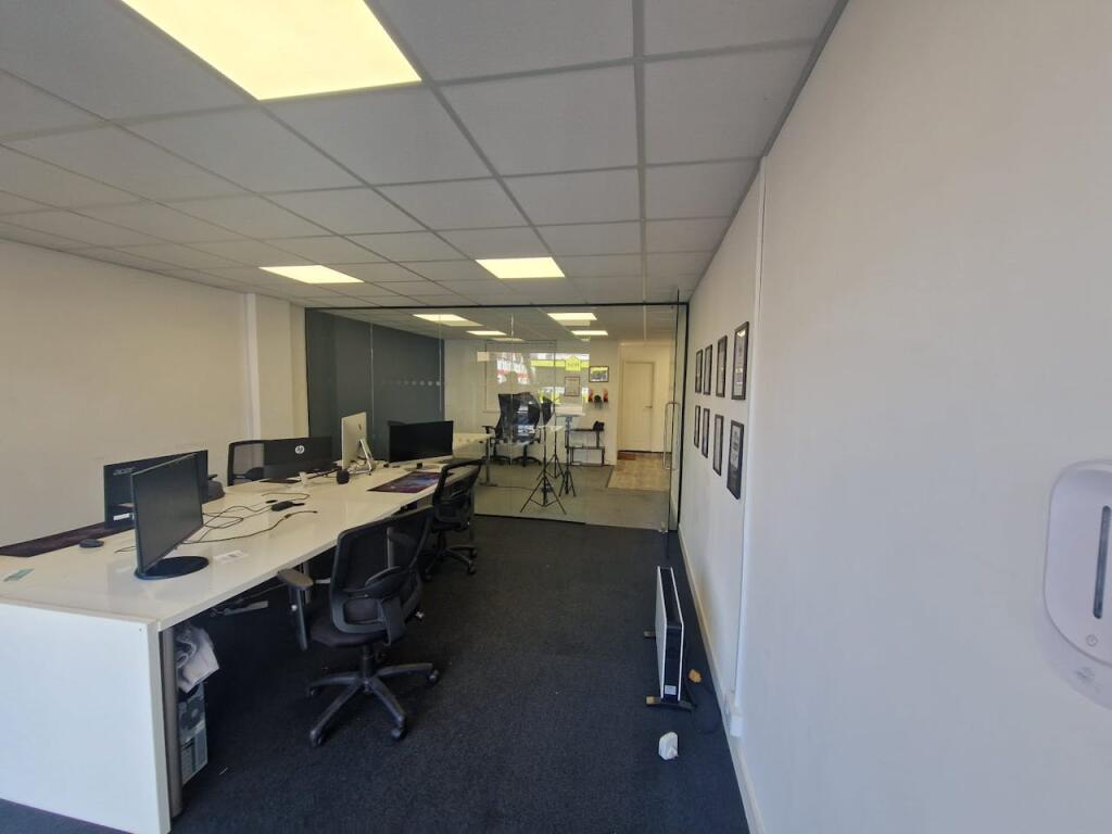 Main image of property: 616 London Road, Westcliff-on-Sea, SS0 9HW