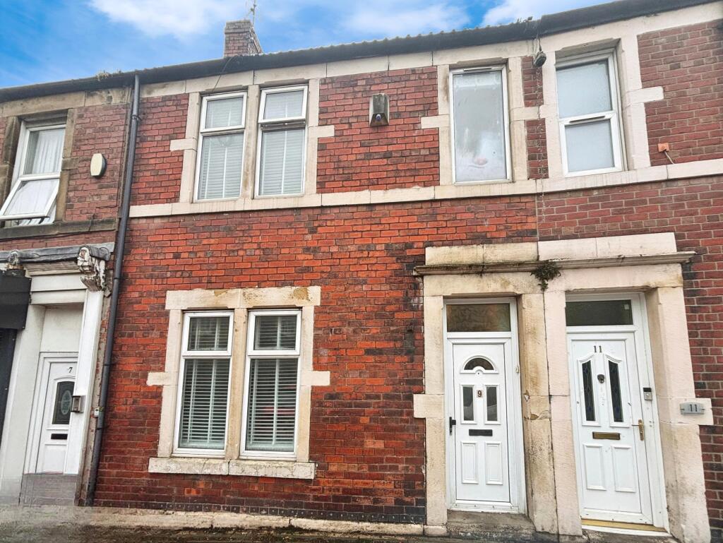 Main image of property: Warkworth Crescent, Newburn, Newcastle upon Tyne, NE15
