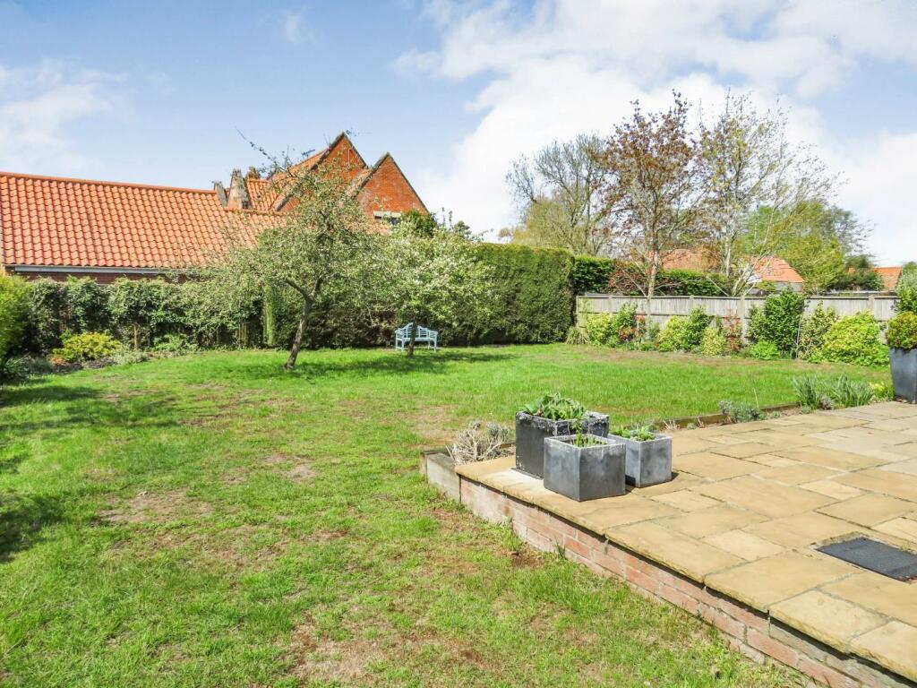 4 bedroom detached house for sale in Crown Road, Mundford, IP26